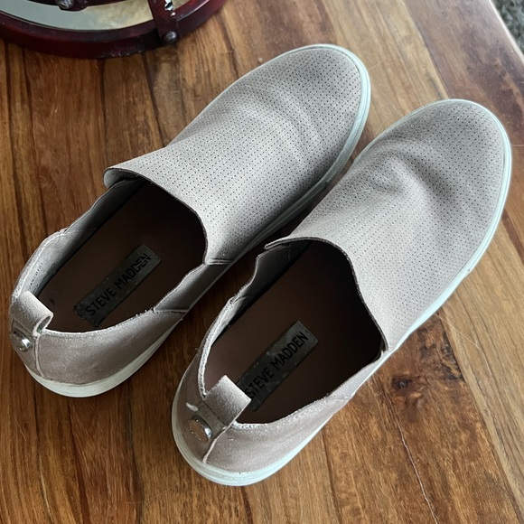 🤎 🤍 Steve Madden Zarayy Sand Slip on Sneakers 🤎 🤍 Size 8.5 - Picture 2 of 4